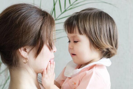 哺乳期可以烫染头发吗?哺乳期避免宝宝接触化学成分