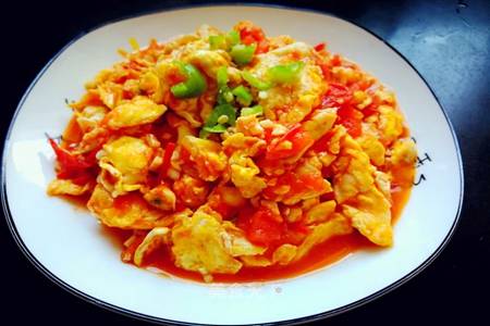 西红柿炒鸡蛋怎样炒好吃不腻 最佳制作步骤做法推荐