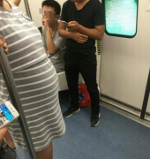 为什么有的孕妇不易显怀,有的孕妇却大如西瓜?原因孕妈们要知道