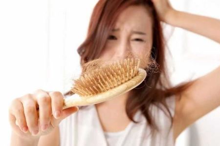 女人脱发严重的原因以及保养的技巧
