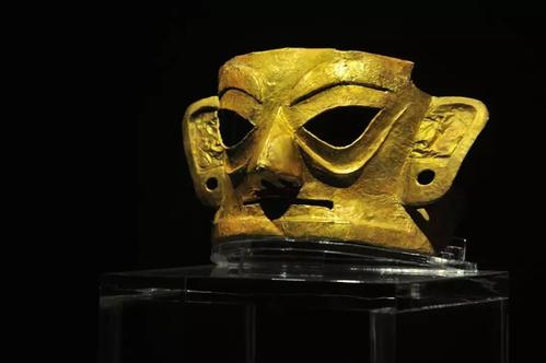 三星堆金面具的真容长啥样