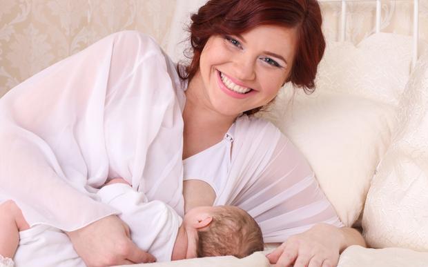 母乳妈妈注意：为了宝宝吃好母乳、避免夜哭,这些食物再馋也别吃