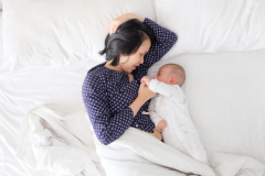 夜奶频繁,累妈又伤娃,如何给宝宝断夜奶？3步4方法轻松断夜奶