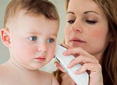 【新生儿发热】新生儿发热的原因_新生儿发热症状