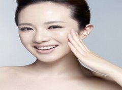 女人皮肤过敏
