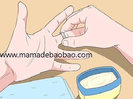 4种方法来使用凡士林（美容产品）