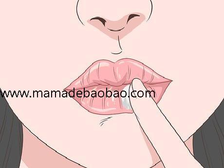 4种方法来使用凡士林（美容产品）