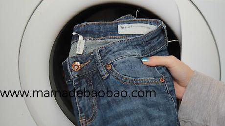 妈妈的朋友用4种方法来将牛仔裤变成牛仔短裤（牛仔裤变成时尚物件）