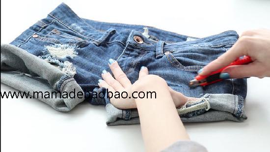 妈妈的朋友用4种方法来将牛仔裤变成牛仔短裤（牛仔裤变成时尚物件）