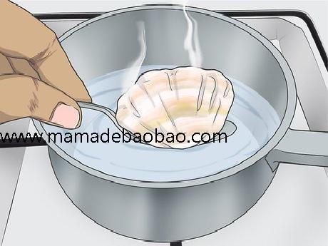 如何不用打孔器给贝壳钻孔(图钉在小贝壳上钻孔)