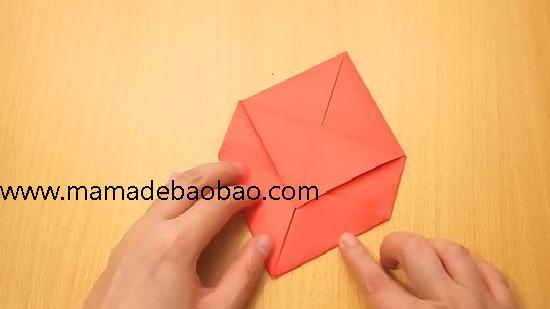 如何折爱心: 15 步骤（折出金字塔）