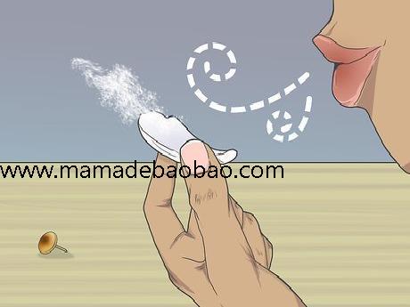 如何不用打孔器给贝壳钻孔（图钉在小贝壳上钻孔）