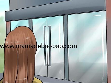 3种方法来遮住腿上的妊娠纹（使妊娠纹变浅）